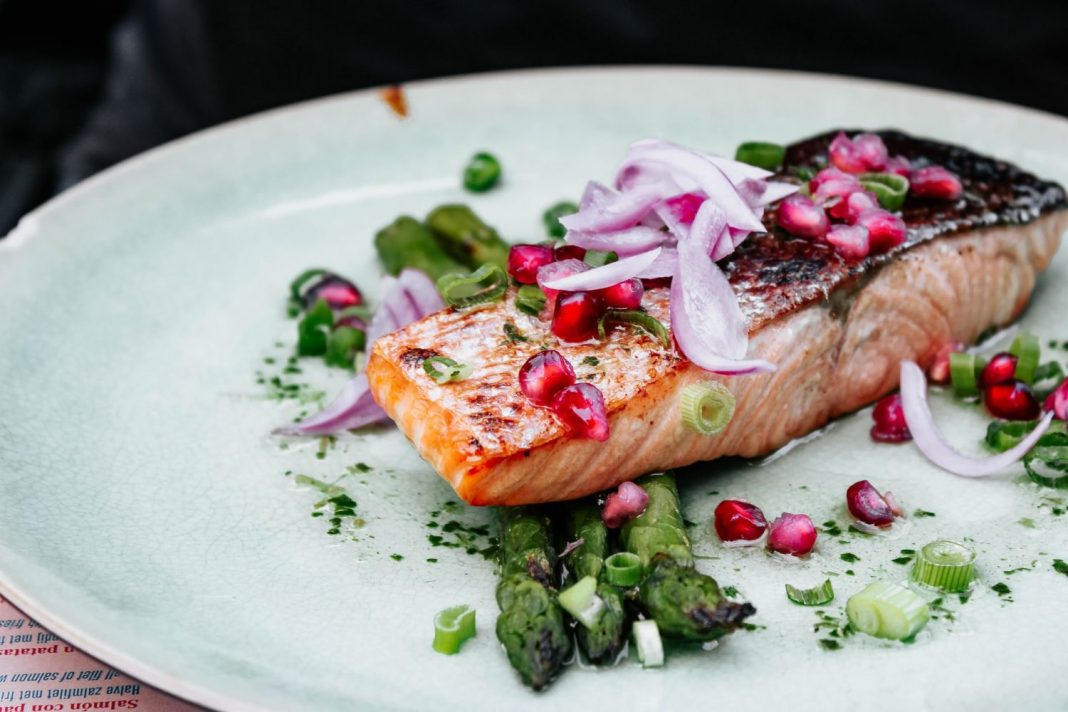 El secreto para conseguir un salmón al horno perfecto