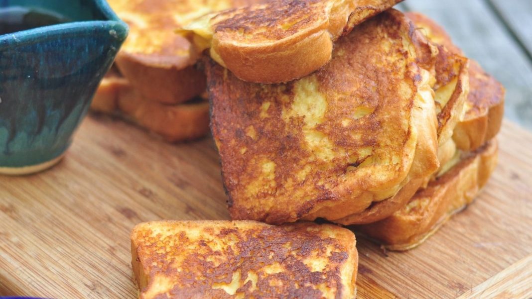 Este es el mejor pan de torrijas según la OCU (con receta incluida)