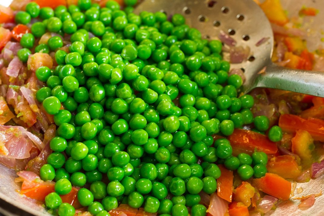 Guisantes a la sevillana el curioso plato que se hace en 30 minutos