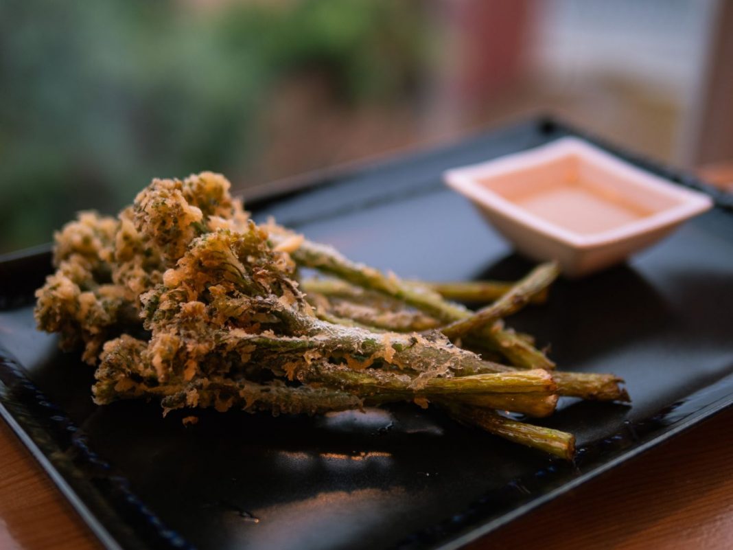 Las verduras en tempura de Dani García con las que no estarás todo el día en la cocina