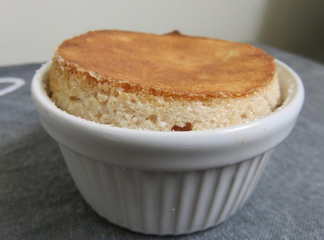 Soufflé de queso la receta más fácil que hará que quede esponjosa