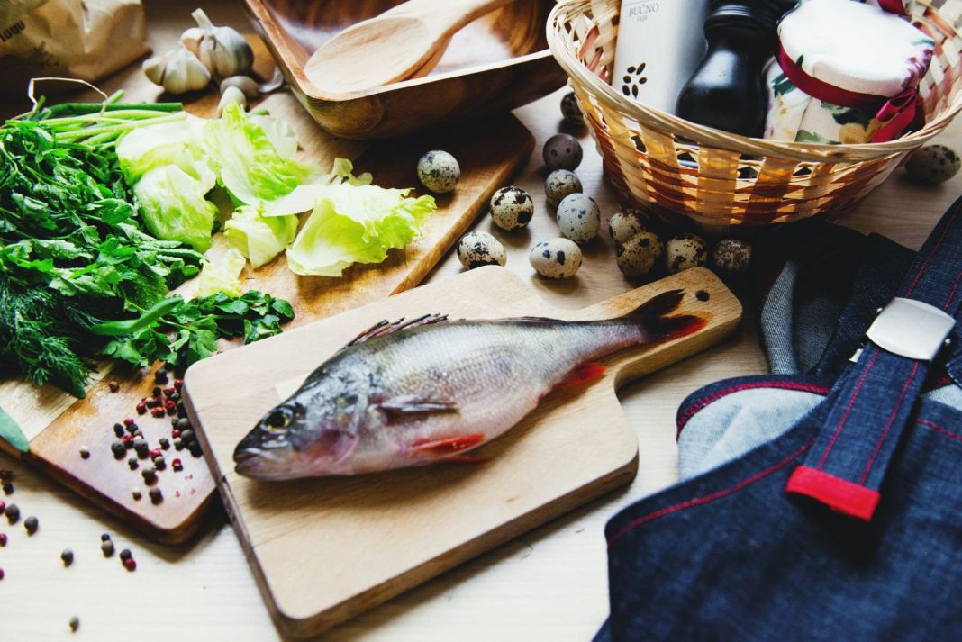 Lubina a la espalda la forma sana y rica de tomar pescado al horno