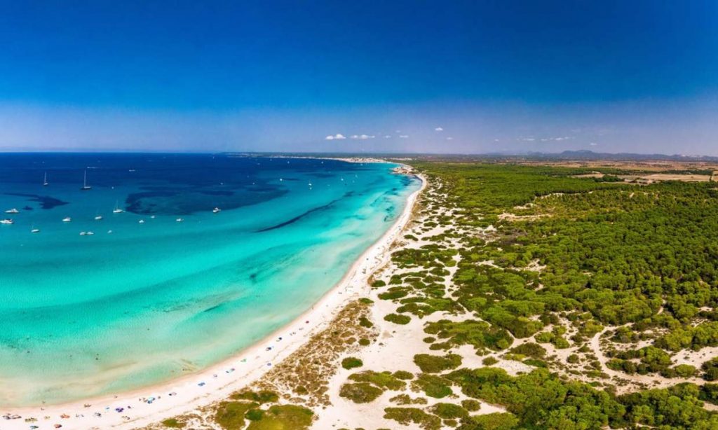 Un Lugar Ideal Para Bajar Al Agua