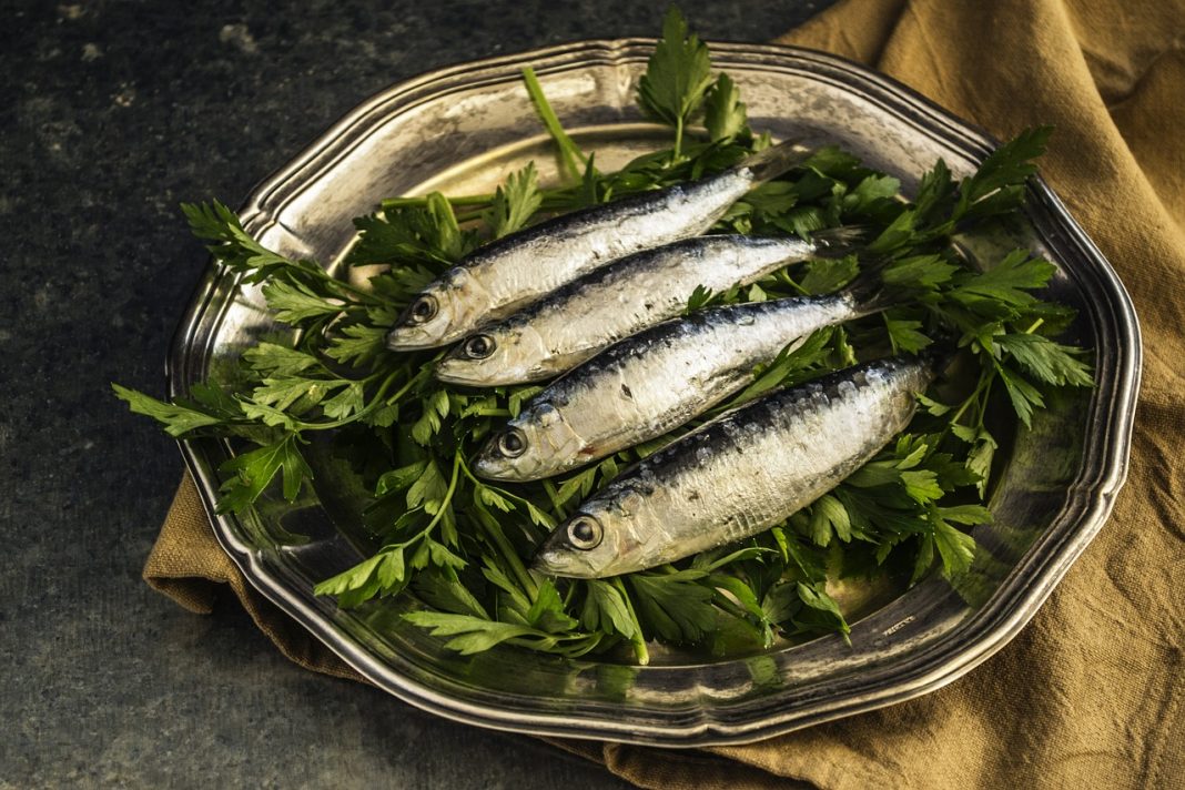 Boquerones en tempura la forma diferente de comer un pescado de temporada