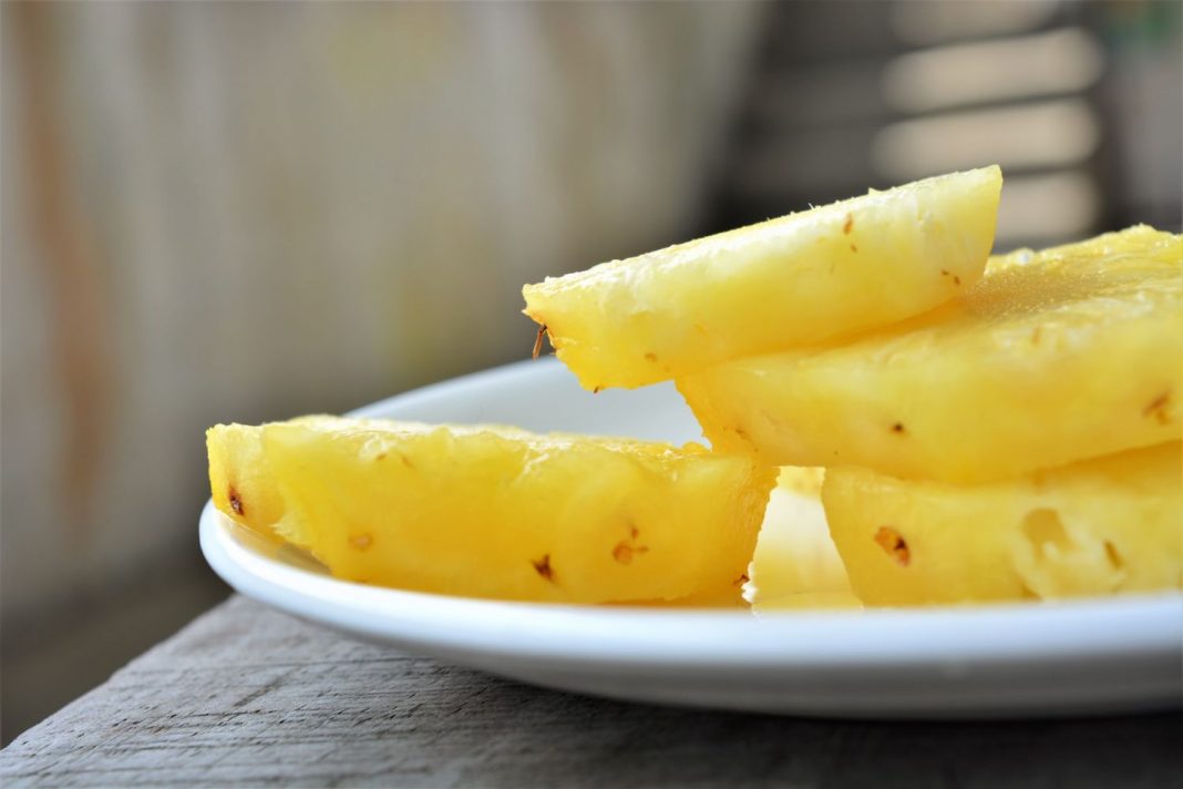 Carpaccio de piña el postre tropical que querrás todas las semanas