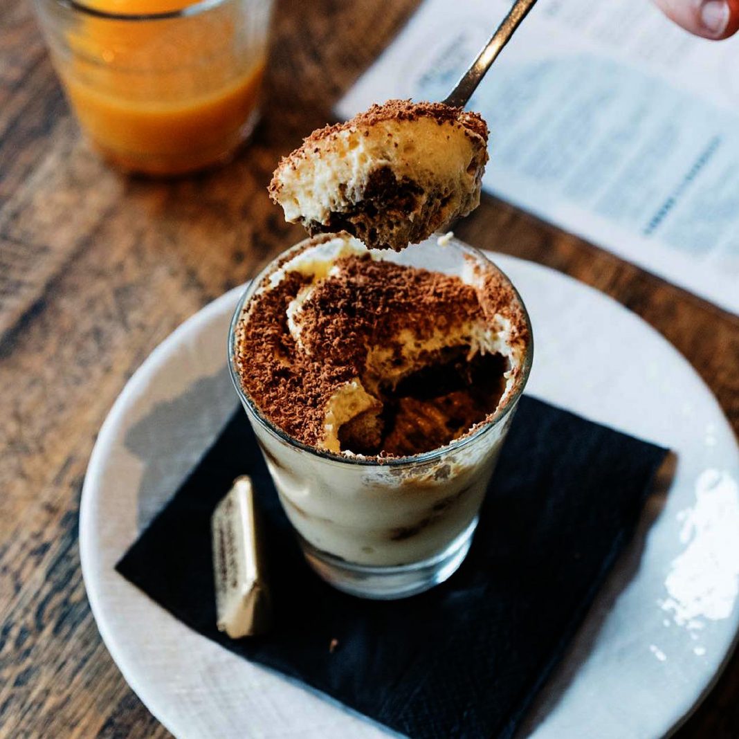 De Jordi Cruz a Martín Berasategui las dos recetas de tiramisú que triunfan siempre