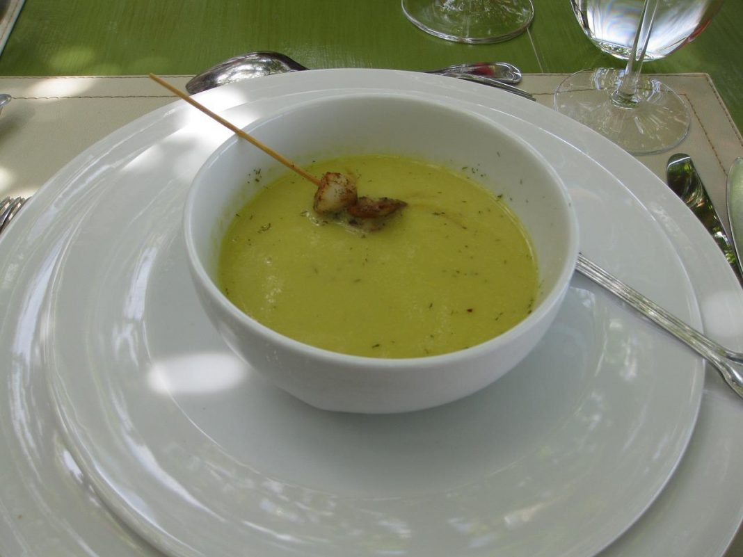 sopa fría verde