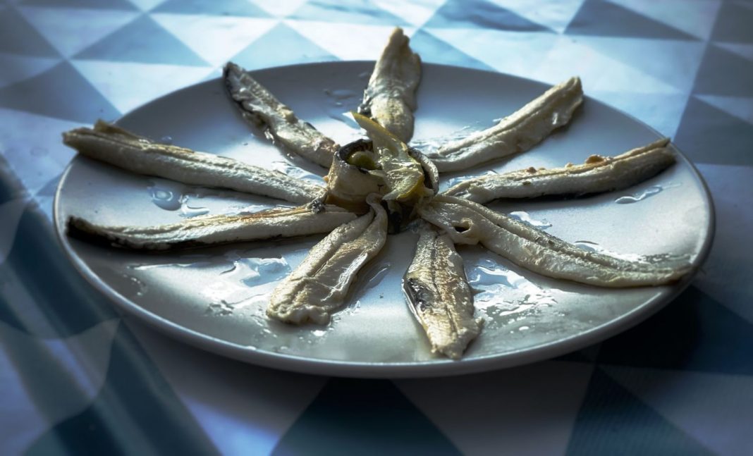 Boquerones amoragaos, la curiosa receta granaína que te gustará más que los de vinagre