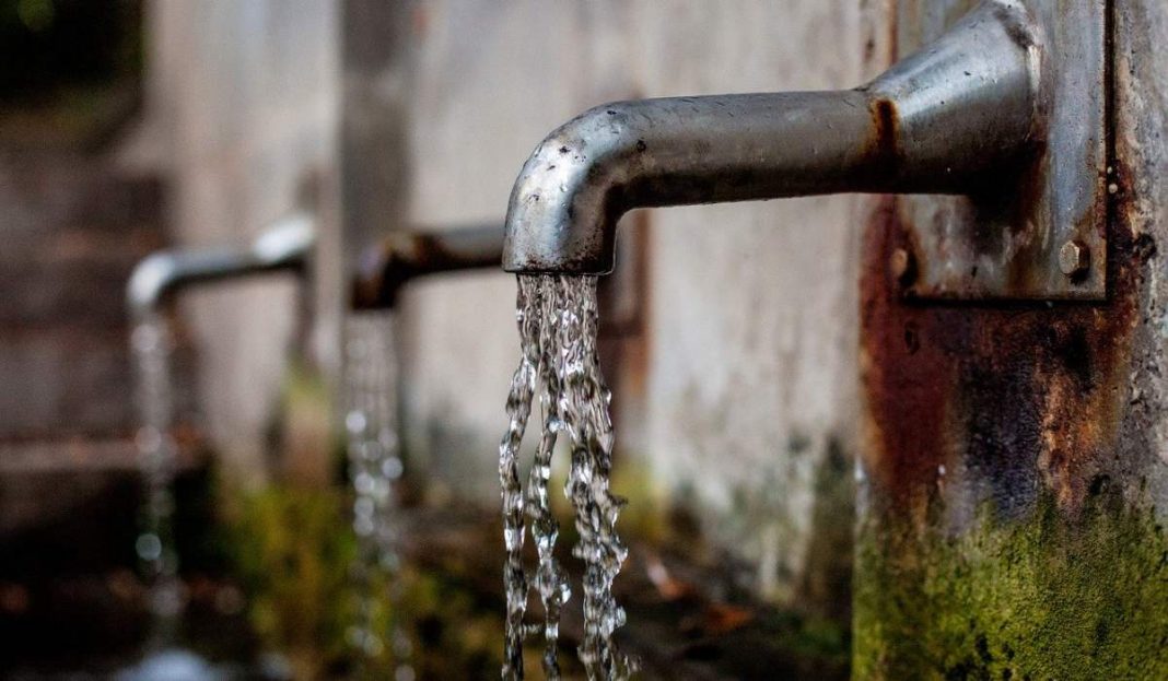 ¿Por qué el sabor del agua puede variar?