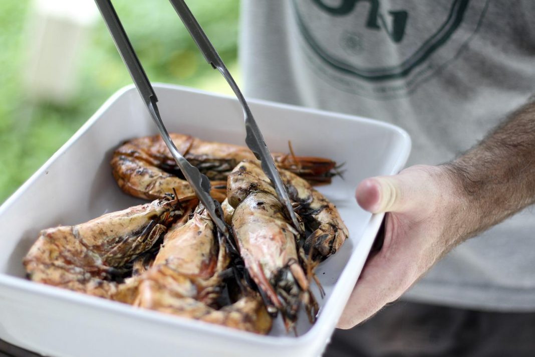 Cigalas a la barbacoa el truco para hacerlas en su punto