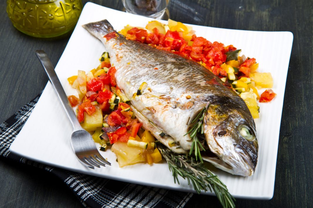 Dorada a la provenzal el pescado que quedará más sabroso que al horno