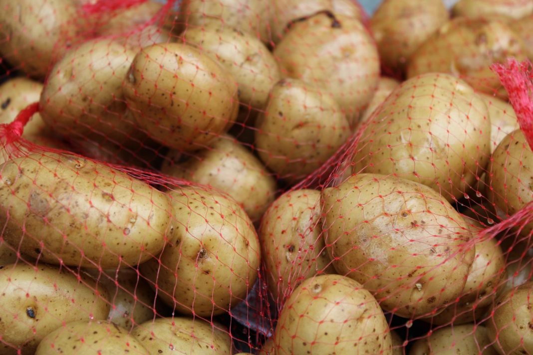 El truco para cocer o hervir patatas en cinco minutos