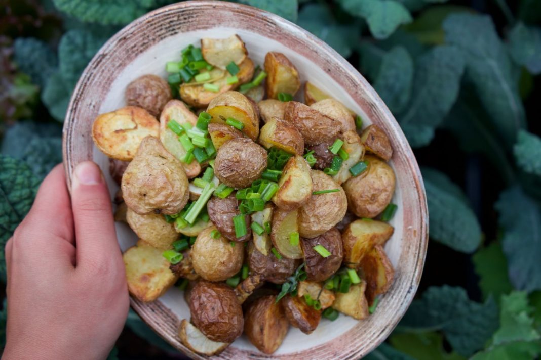 Patatas a lo pobre el plato de tapa que nadie se resiste a comer