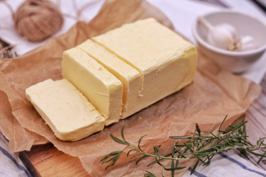 ¿Cuál es mejor? Mantequilla vs. Margarina