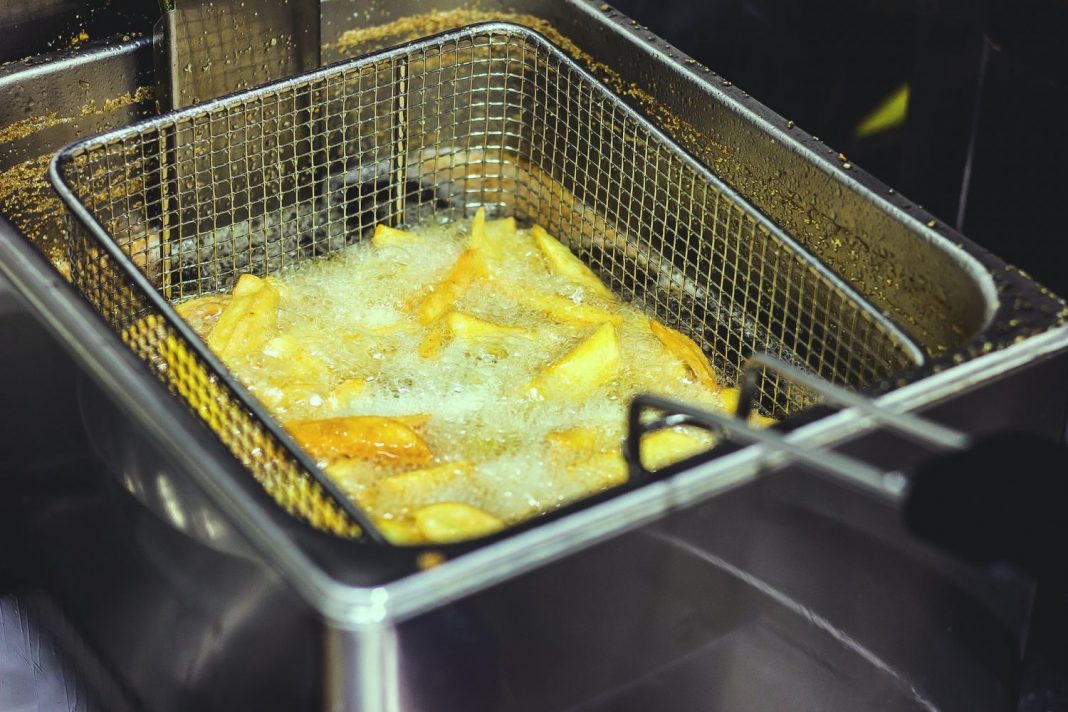 Así se cocinan las patatas fritas belgas que están tan buenas