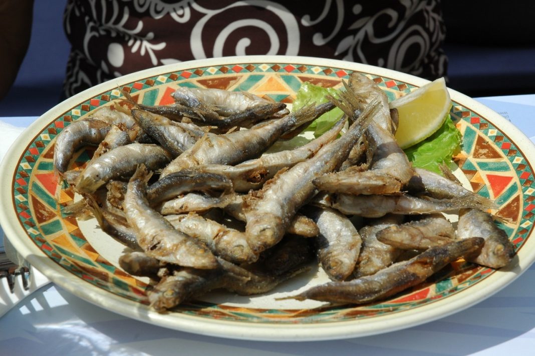 El truco para asar sardinas en un minuto y que no huelan