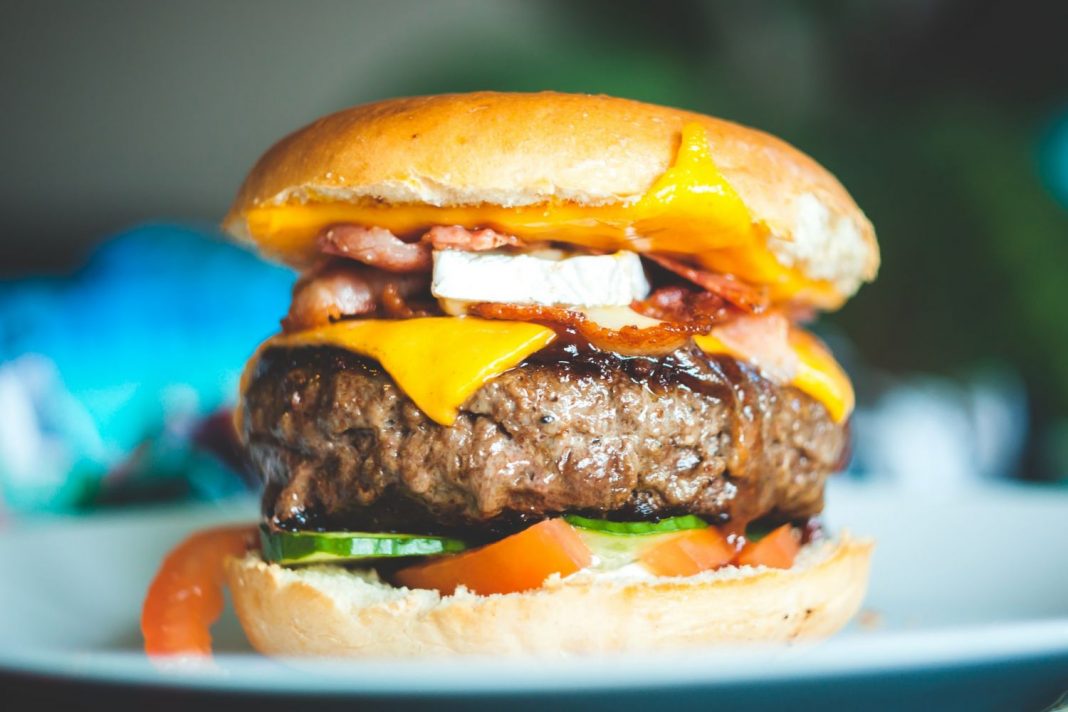 Esta es la receta de Chicote para hacer una hamburguesa casera digna de un chef