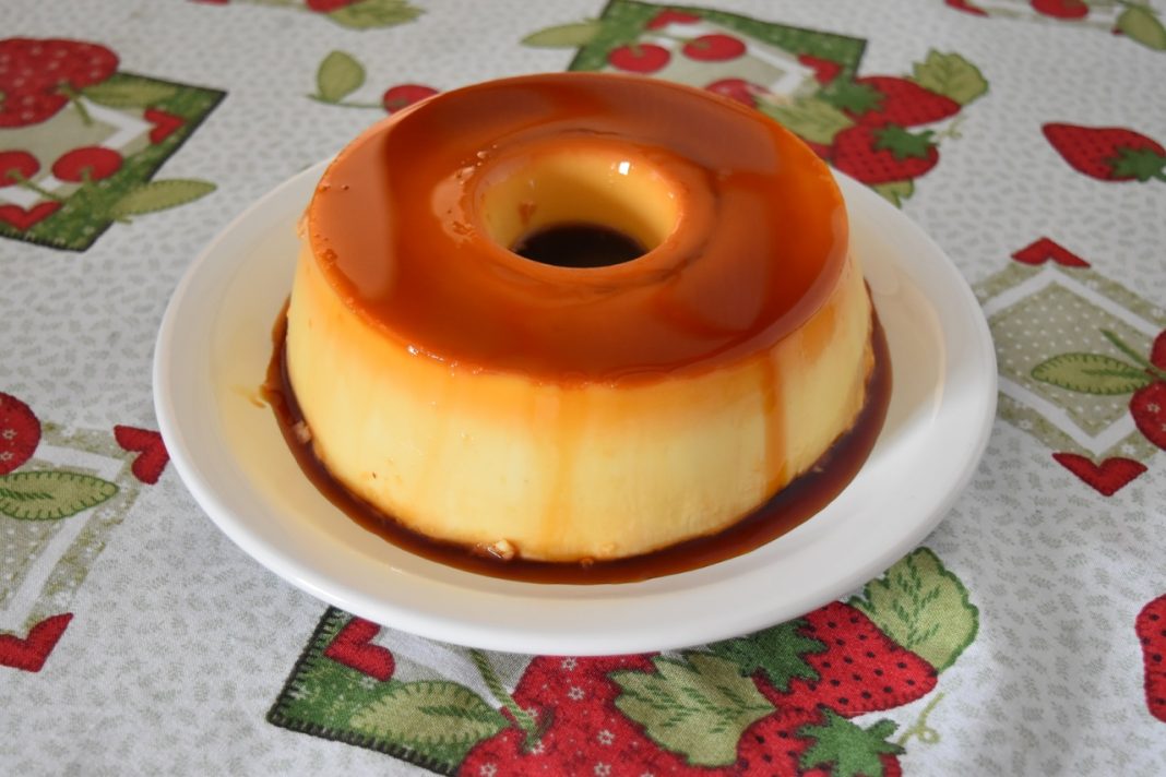 Flan de queso así puedes hacerlo en 5 minutos sin usar el horno