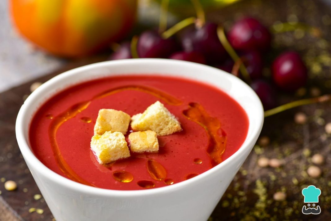 Gazpacho de cerezas la receta paso a paso de Dani García para triunfar