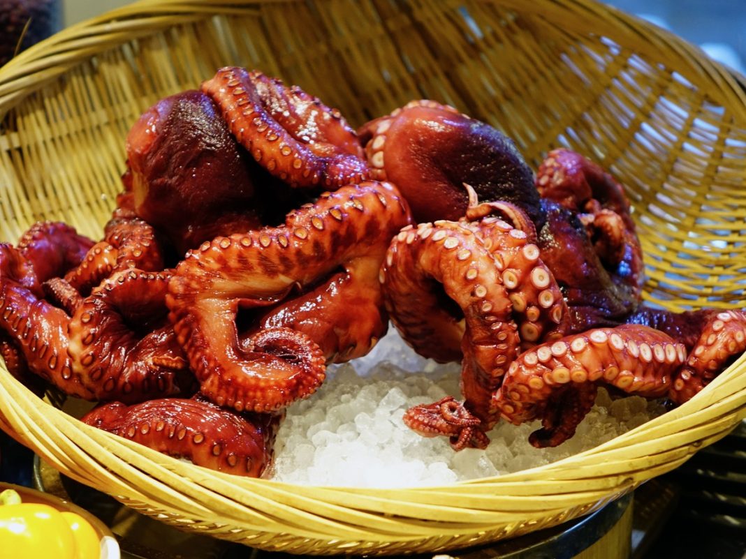 Los dos ingredientes para hacer pulpo cocido que le dan un sabor de cine