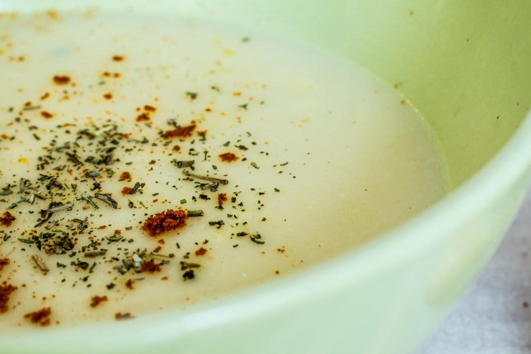 Vichyssoise la crema fría de verano que vas a hacer perfecta con esta receta