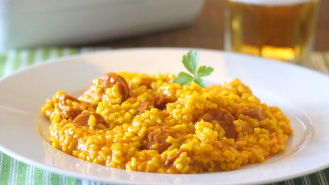 Caramelizar la cebolla de nuestro arroz con bacalao