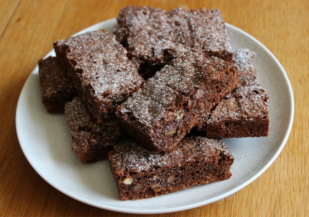 Brownie a la taza: la receta para hacerlo en el microondas en cinco minutos