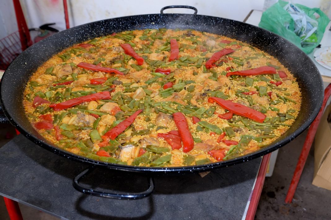 Cómo hacer una paella valenciana de escándalo baja en calorías