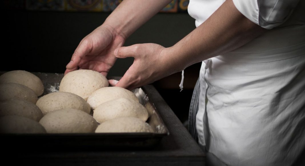 Pizza en la sartén: la receta para que disfrutes sin engordar ni un gramo