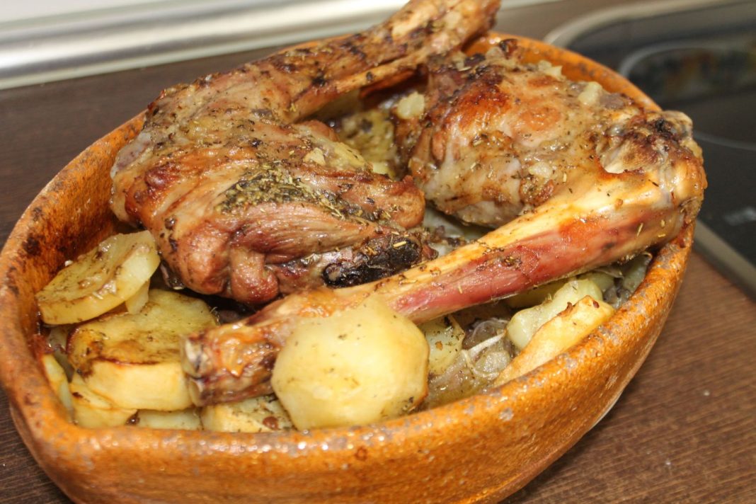 Cabrito lechal al horno: cómo prepararlo para que no se te queme o se seque