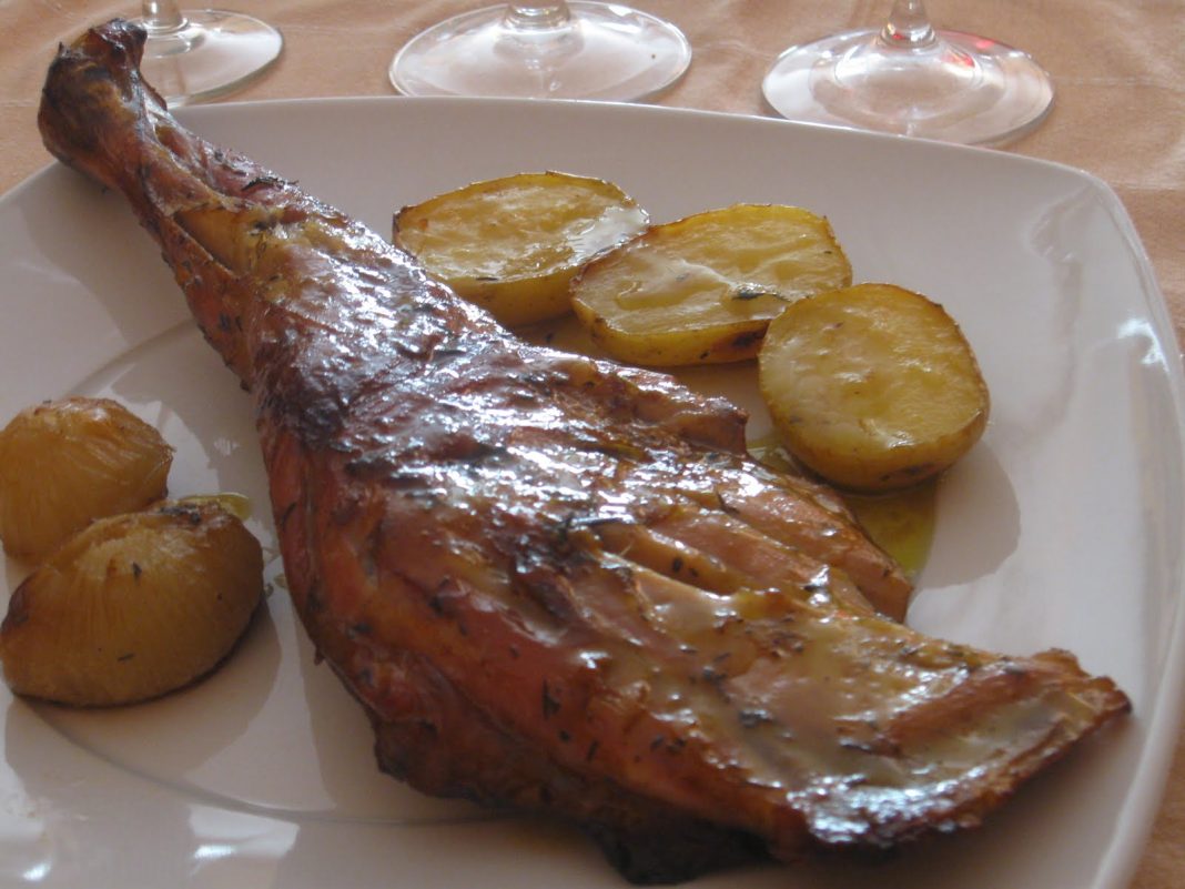 Cabrito lechal al horno: cómo prepararlo para que no se te queme o se seque