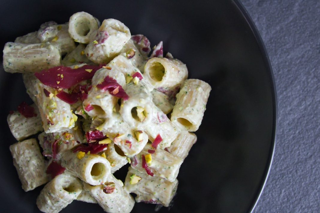 La receta rápida de macarrones con atún que nunca te quedará líquida