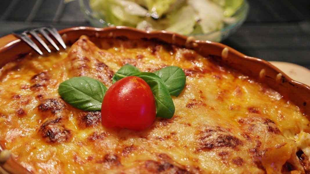 Lasaña de bacalao a la vizcaína, el plato que causa furor en cualquier casa