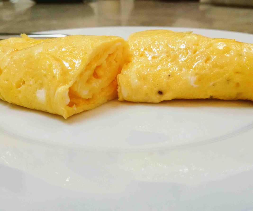 Así puedes hacerte una tortilla francesa sin usar sartén ni aceite