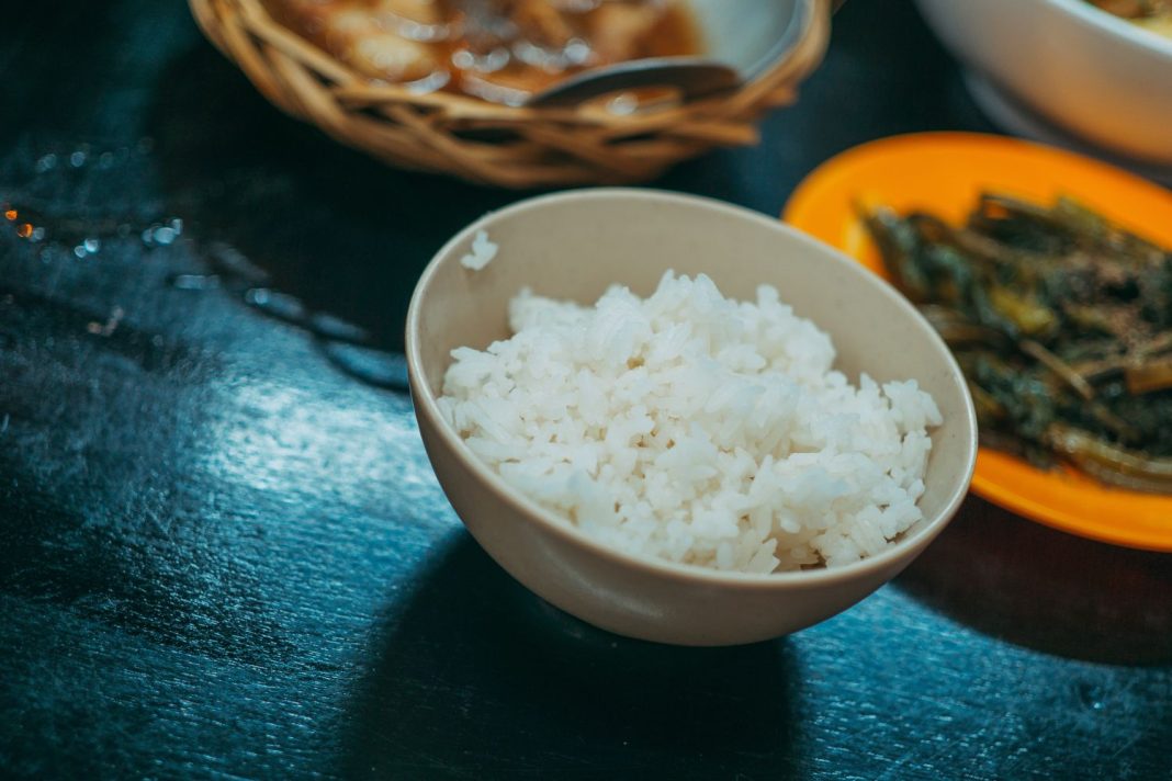 El tiempo que debes cocer el arroz para que esté en su punto