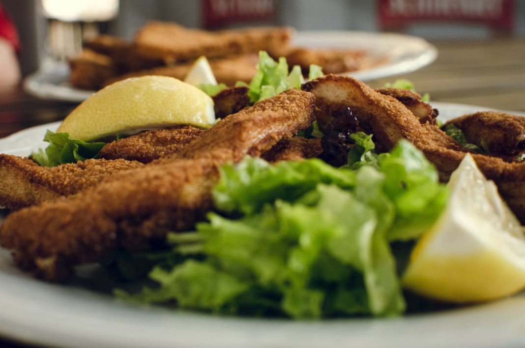 Ensalada césar con pollo: pasos para que quede perfecta