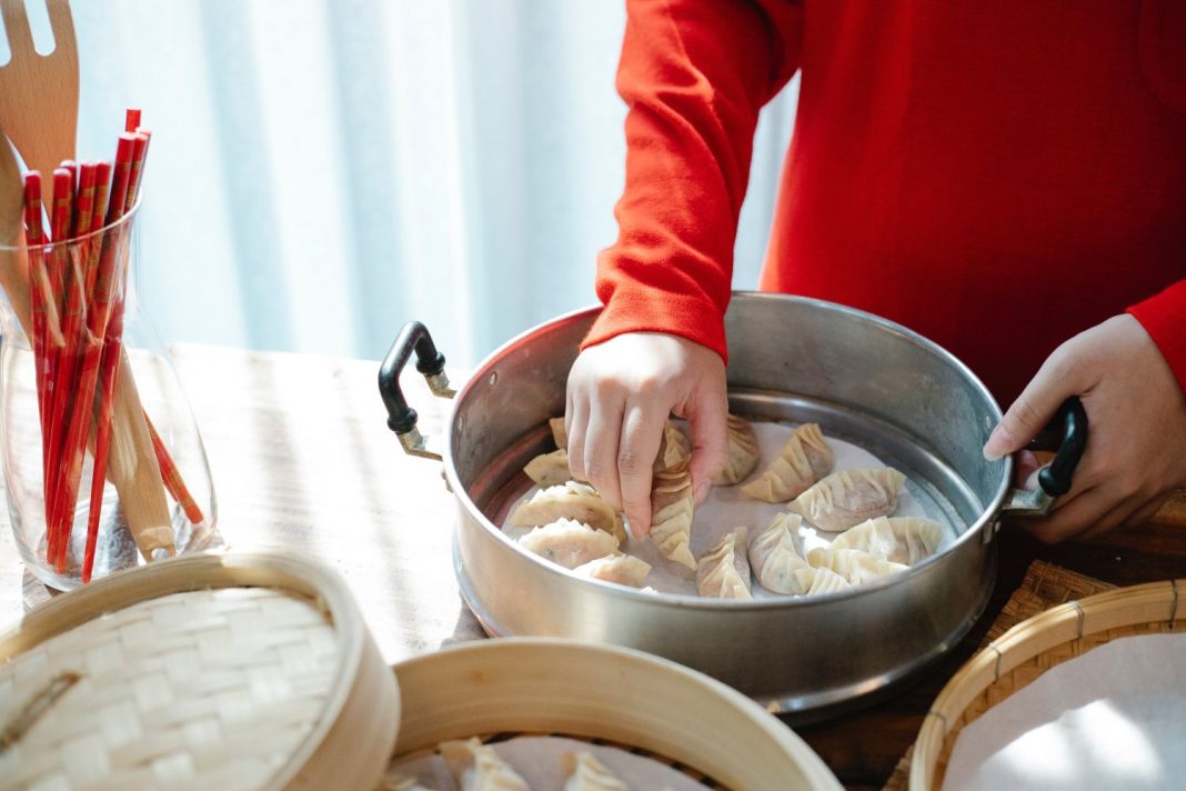 Gyozas de callos a la madrileña: la combinación de dos platos que no se te habría ocurrido nunca