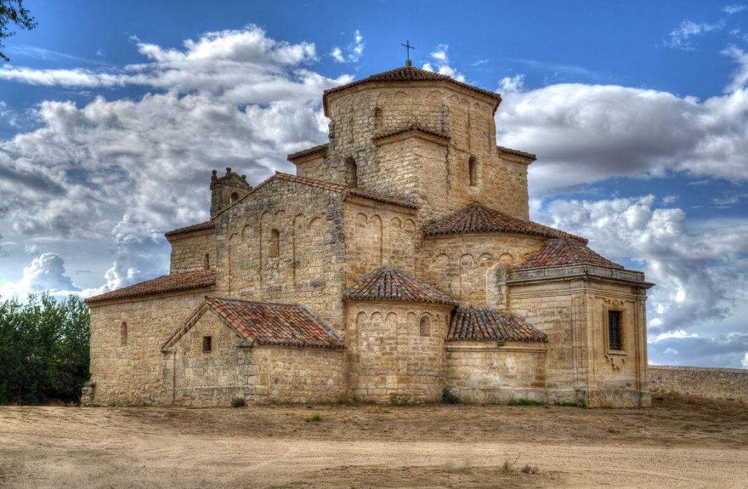 Las iglesias más impresionantes de los pueblos de España