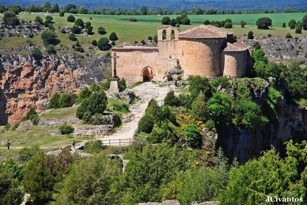 Las iglesias más impresionantes de los pueblos de España