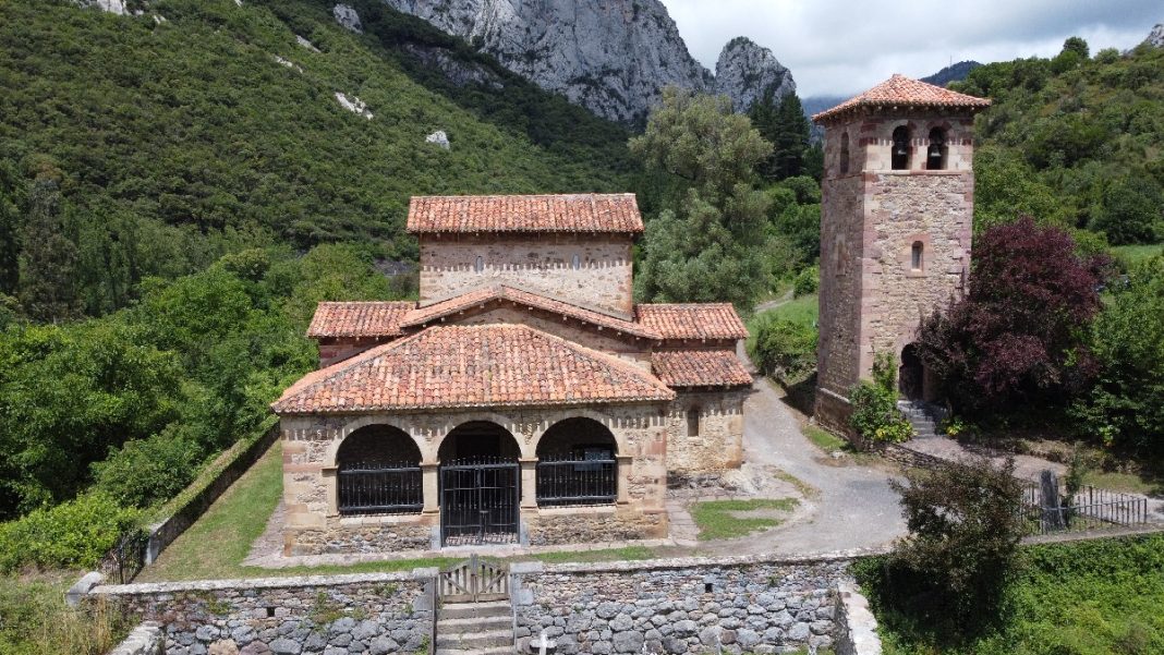 Las iglesias más impresionantes de los pueblos de España