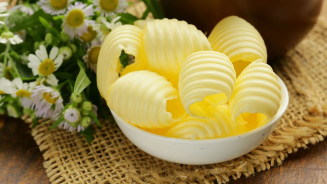 Mantequilla o margarina, ¿cuál es más saludable?