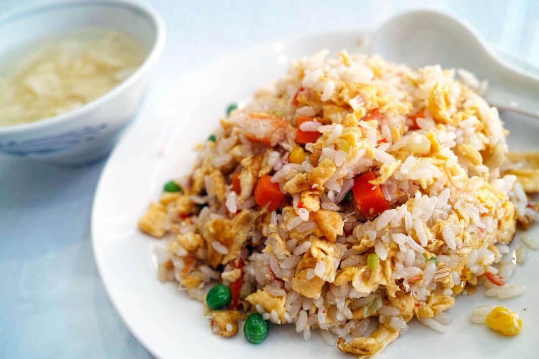 Arroz con bacón, cómo prepararlo para toda la familia