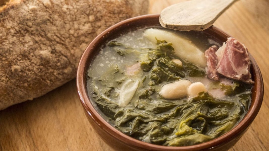 La sopa gallega más rica e infalible para los días más fríos