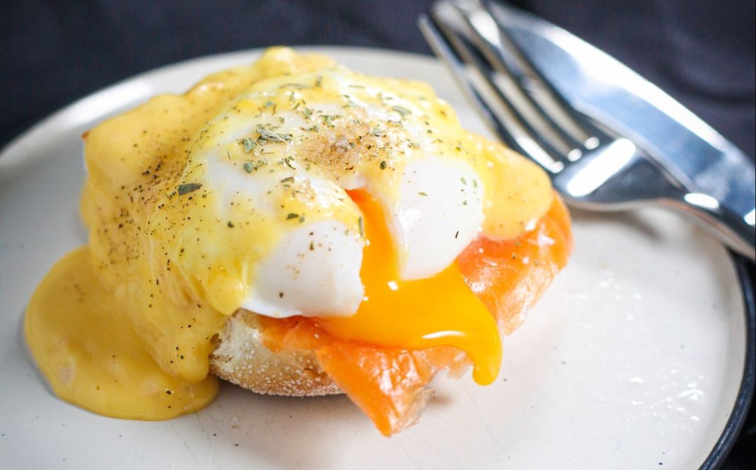 Huevos poché el sencillo truco para que queden perfectos