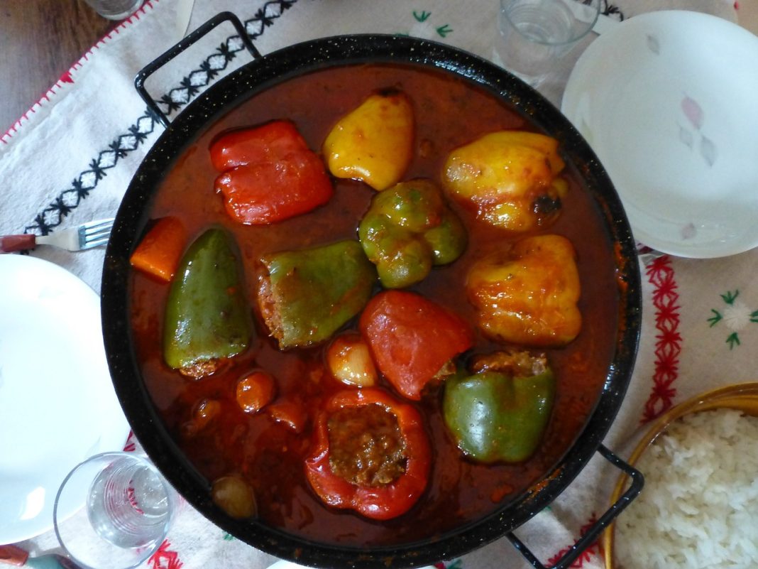 Los pimientos del piquillo rellenos con el que comer como un rey