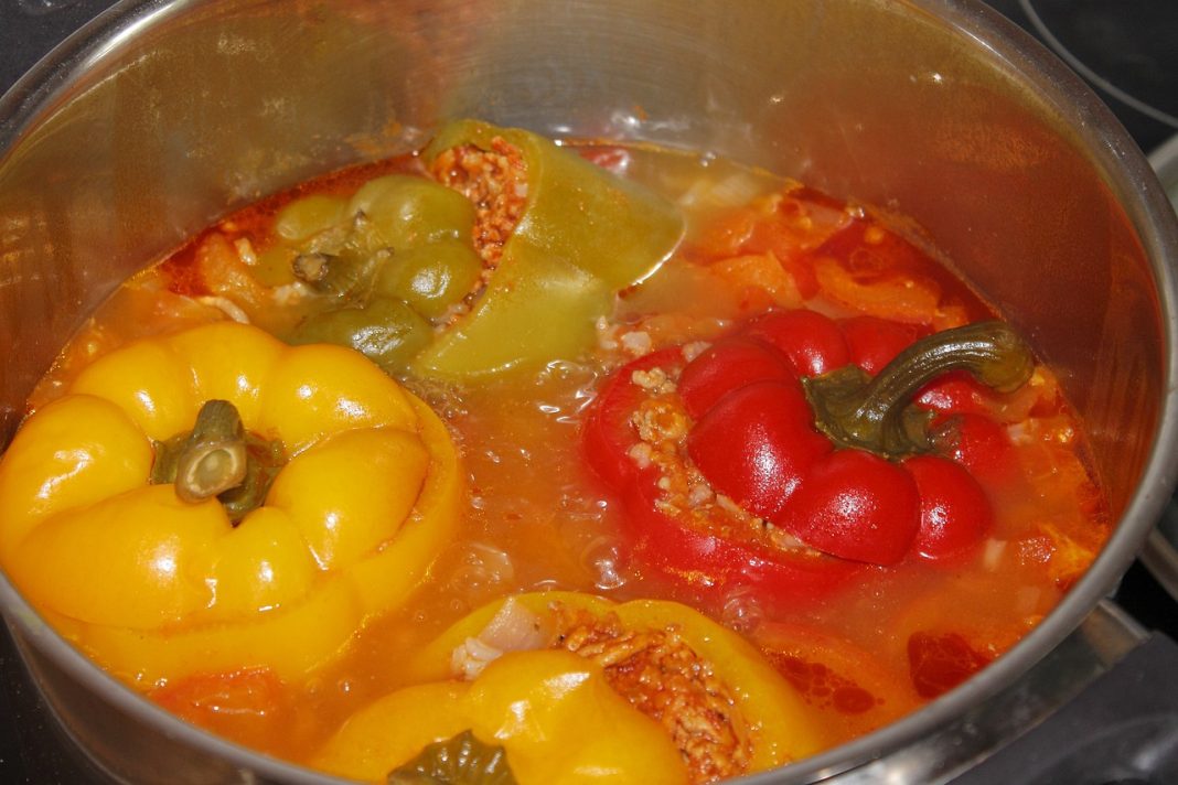 Los pimientos del piquillo rellenos con el que comer como un rey