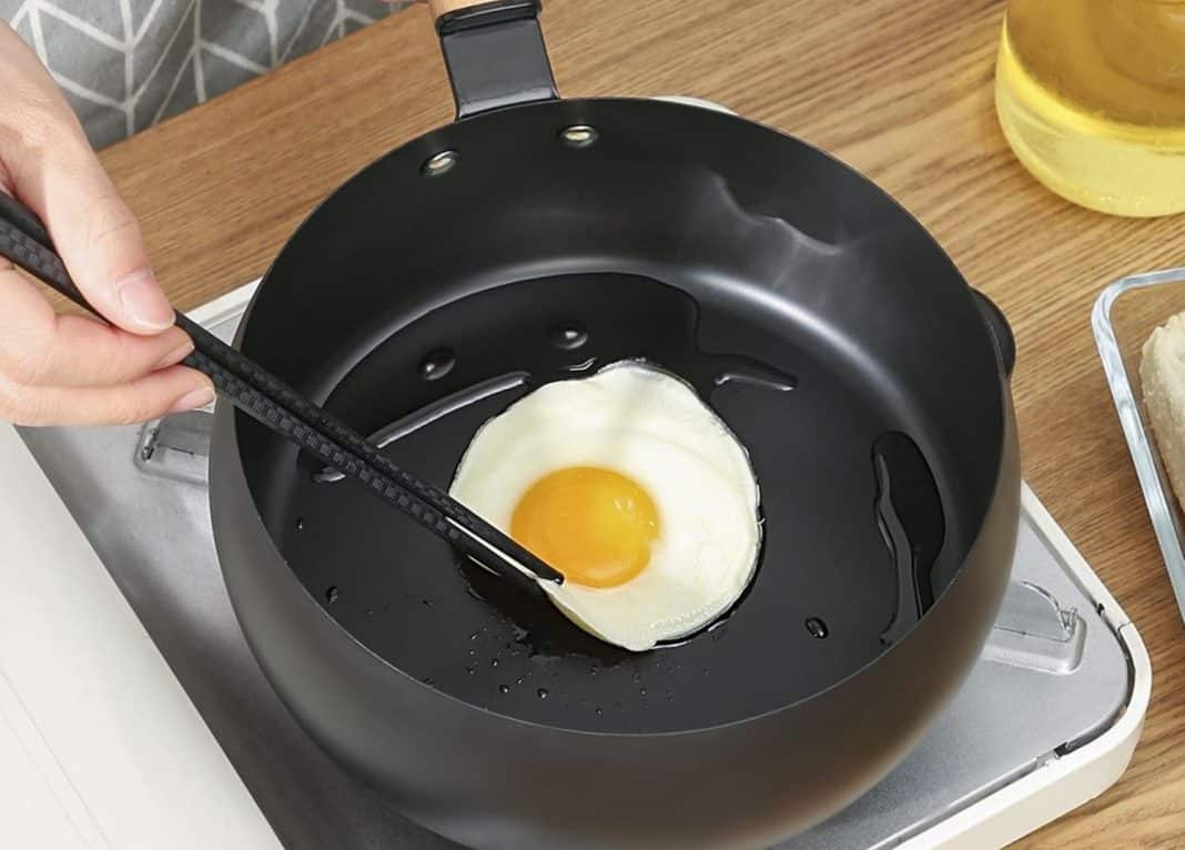 Así prepara Dabiz Muñoz unos huevos fritos perfectos en solo un minuto