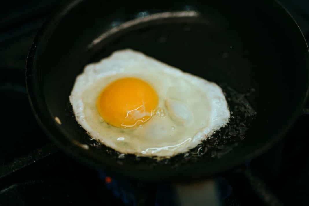 Así prepara Dabiz Muñoz unos huevos fritos perfectos en solo un minuto