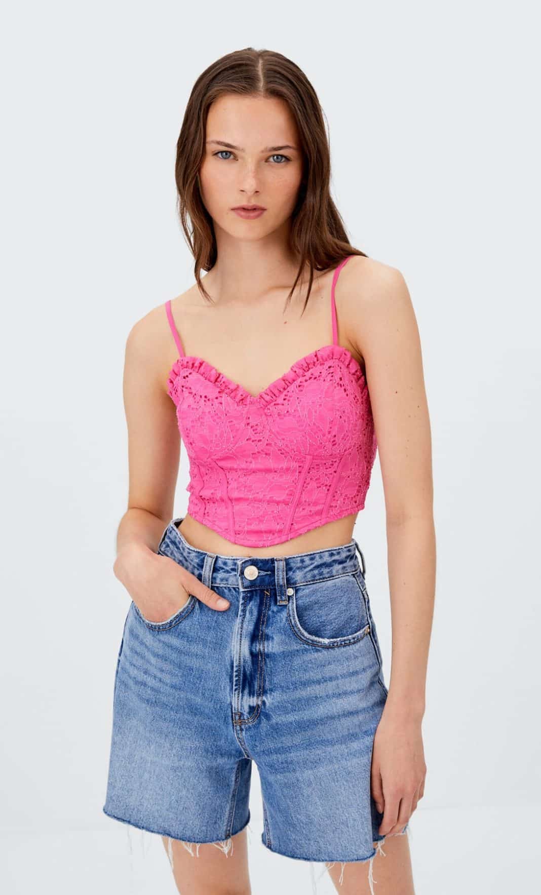 Stradivarius: las camisetas y tops más trendy y baratas para adelantarte a la primavera