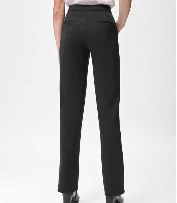 Pantalón de vestir de mujer de color negro acampanado